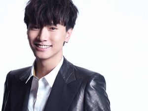 【陈柏宇】_最新陈柏宇好听的歌曲_MV_资料